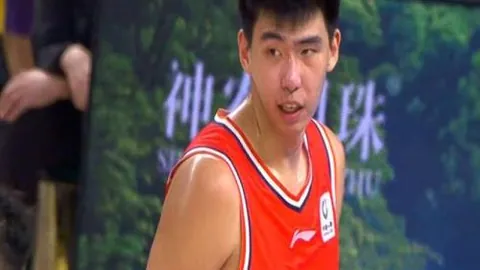 “尤文图斯半场1-0热那亚，伊尔迪兹梅开二度领跑意甲”